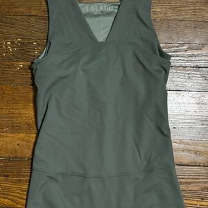 LaLaBu Baby Wearing Soothe Shirt Green Medium